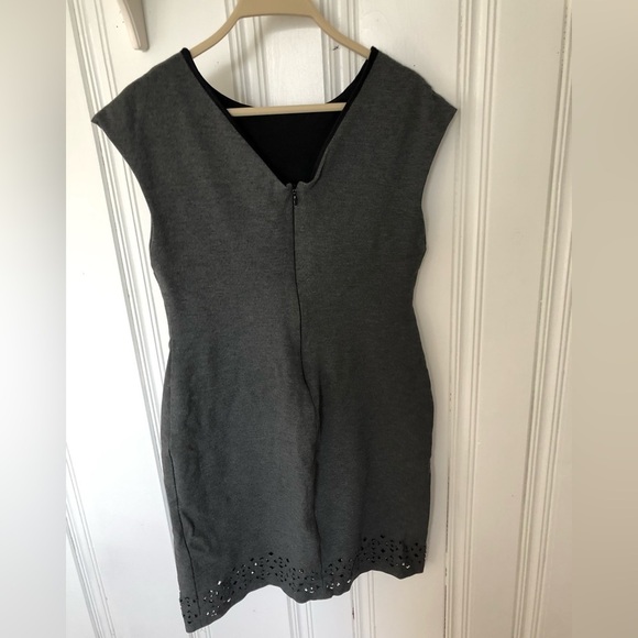 Banana Republic laser cut ponte sheath dress sleeveless size 4 - Picture 3 of 13